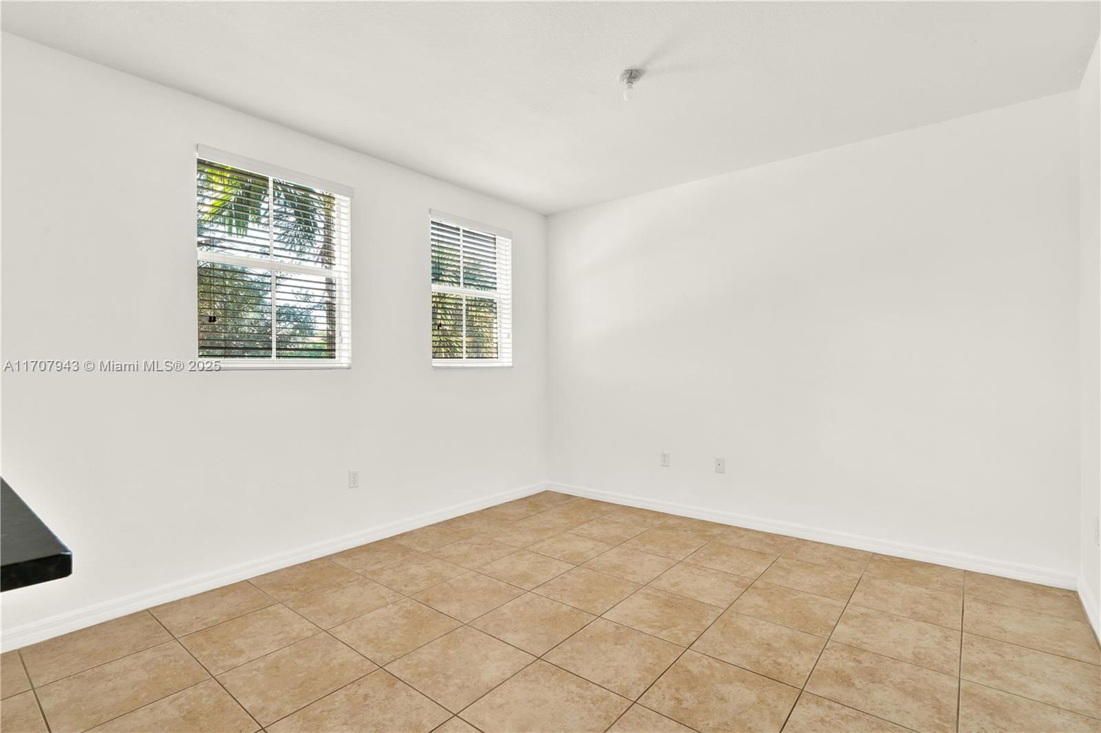 Real estate property located at 10870 88th Ter #214, Miami-dade, Coronado At Doral Iii Con, Doral, FL