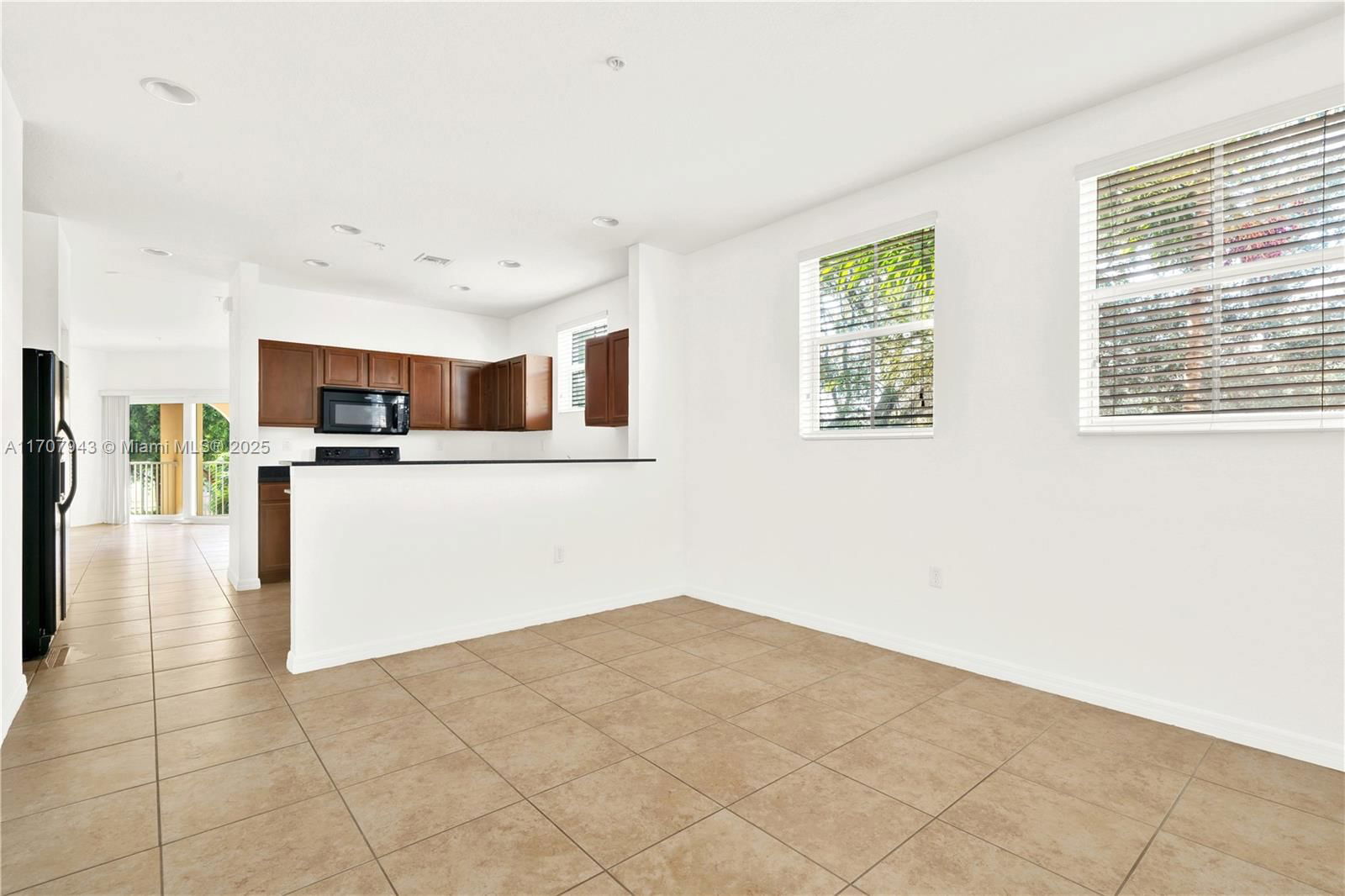 Real estate property located at 10870 88th Ter #214, Miami-dade, Coronado At Doral Iii Con, Doral, FL