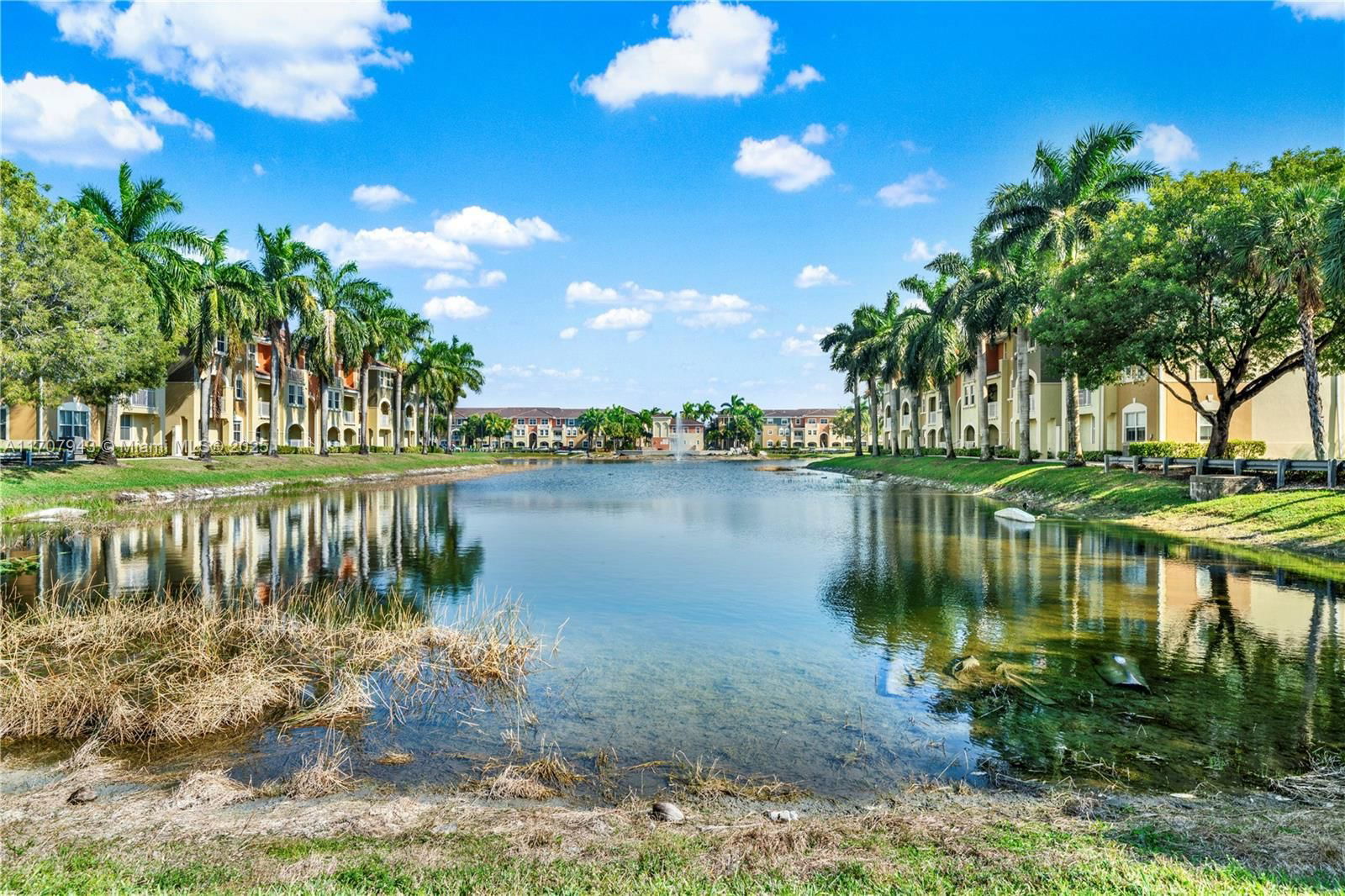 Real estate property located at 10870 88th Ter #214, Miami-dade, Coronado At Doral Iii Con, Doral, FL