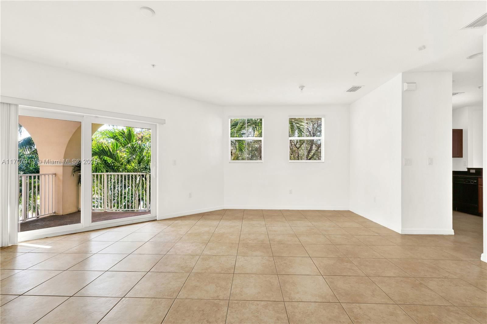 Real estate property located at 10870 88th Ter #214, Miami-dade, Coronado At Doral Iii Con, Doral, FL