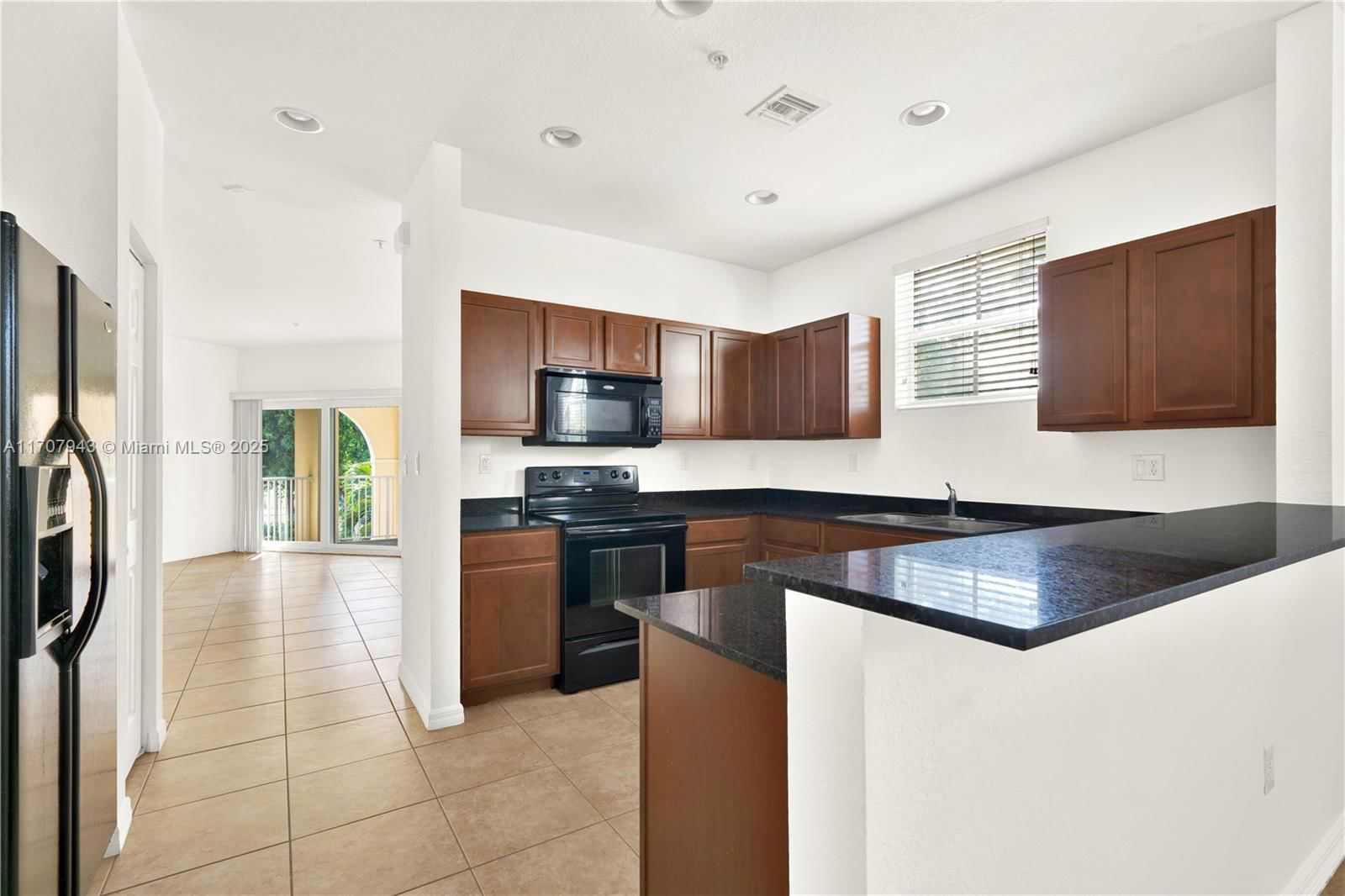 Real estate property located at 10870 88th Ter #214, Miami-dade, Coronado At Doral Iii Con, Doral, FL
