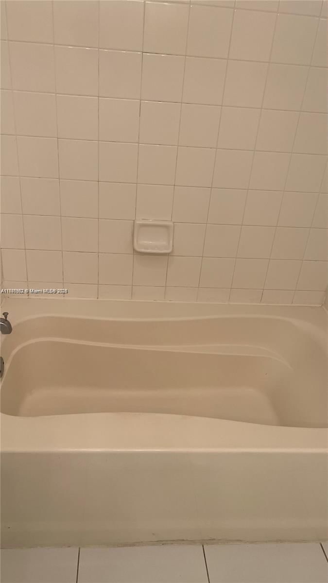 Real estate property located at 4580 107th Ave #207-13, Miami-dade, Enclave At Doral Condo No, Doral, FL