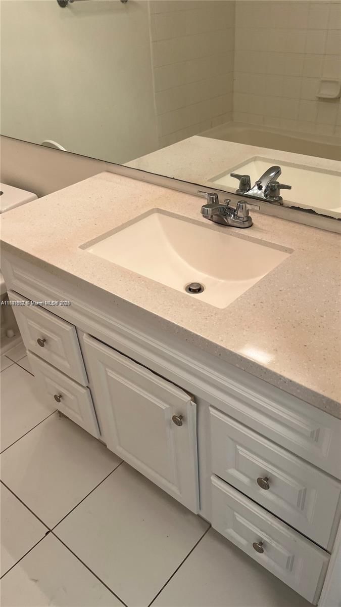 Real estate property located at 4580 107th Ave #207-13, Miami-dade, Enclave At Doral Condo No, Doral, FL