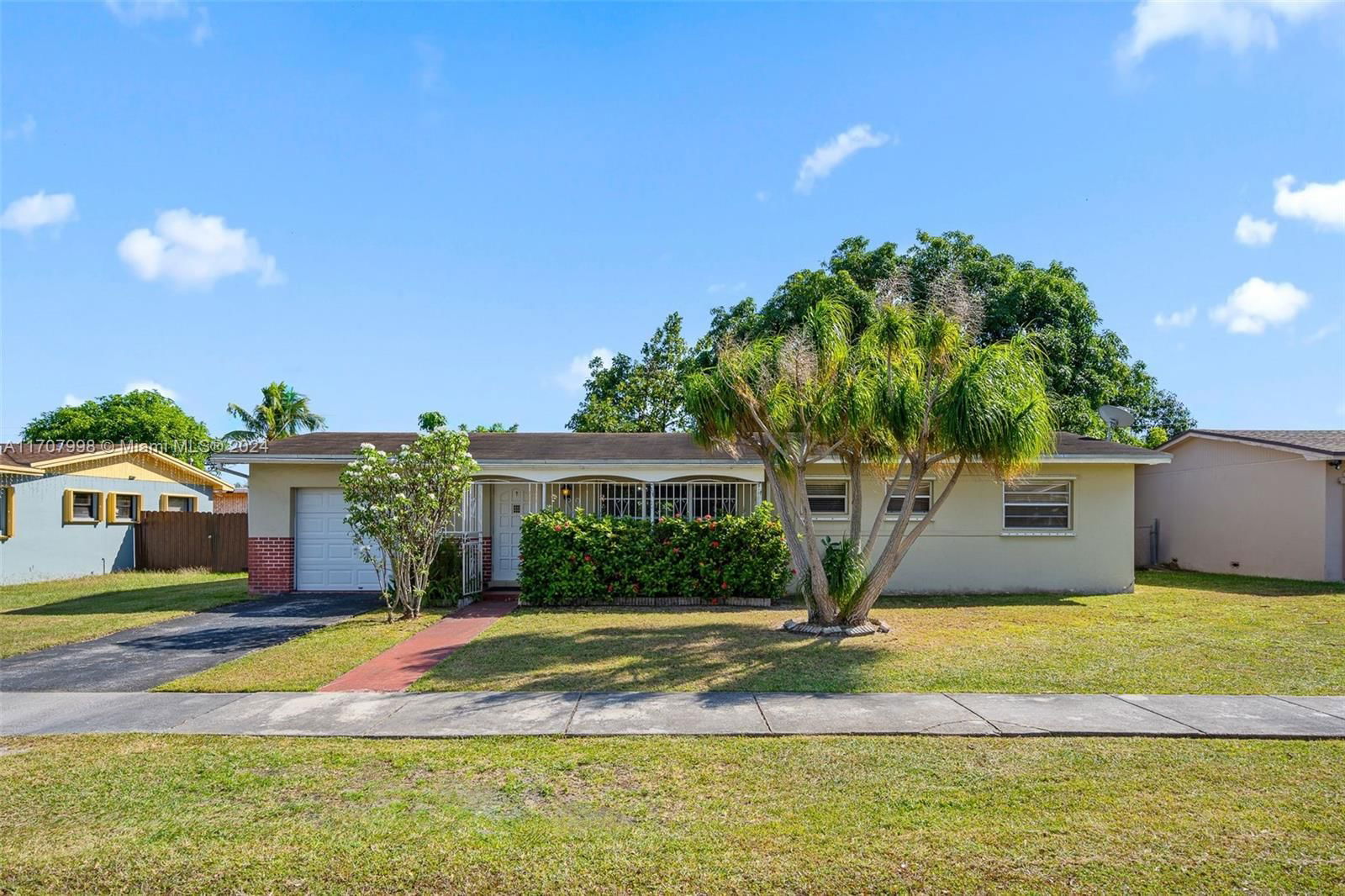 Real estate property located at 15721 106th Ave, Miami-Dade, FAIRWAY HOUSE SEC 1, Miami, FL