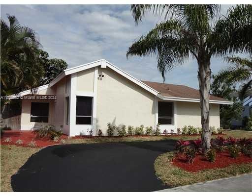 Real estate property located at 8211 4th Pl, Broward, NORTH LAUDERDALE VILLAGE, North Lauderdale, FL