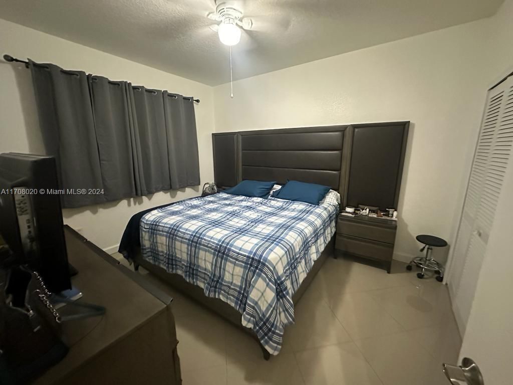 Real estate property located at 7050 177th St #107-11, Miami-dade, Shoma Homes At Country Cl, Hialeah, FL