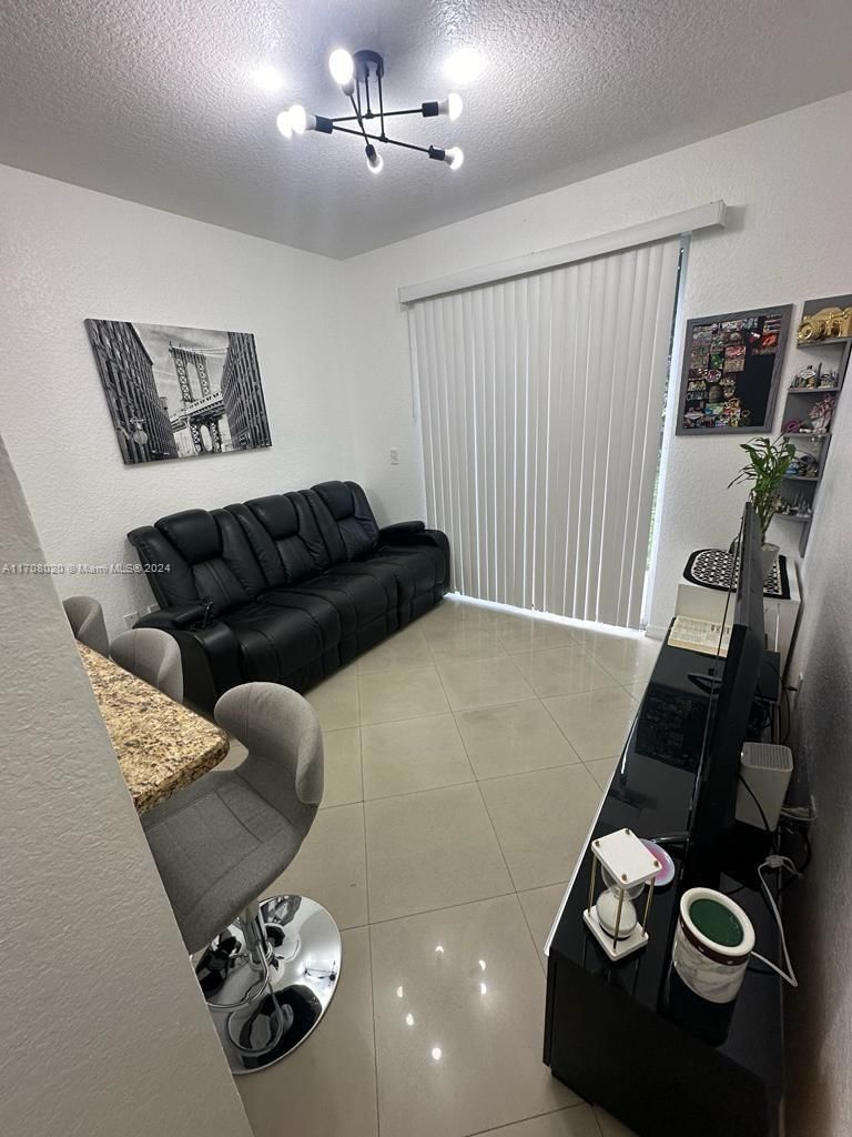 Real estate property located at 7050 177th St #107-11, Miami-dade, Shoma Homes At Country Cl, Hialeah, FL