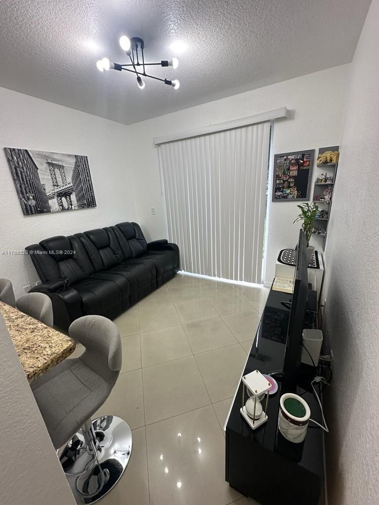 Real estate property located at 7050 177th St #107-11, Miami-dade, Shoma Homes At Country Cl, Hialeah, FL