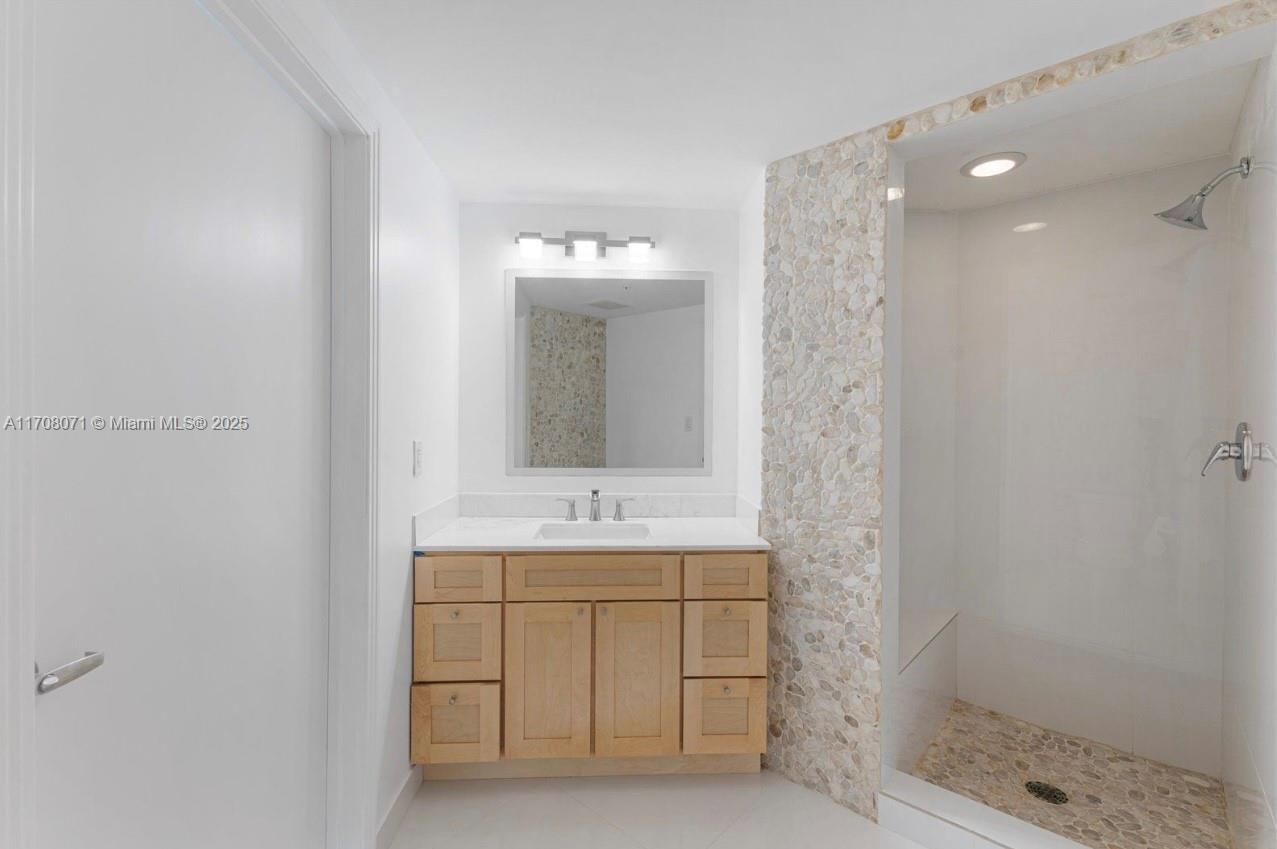Real estate property located at 9055 73rd Ct #1909, Miami-dade, Metropolis I At Dadeland, Miami, FL