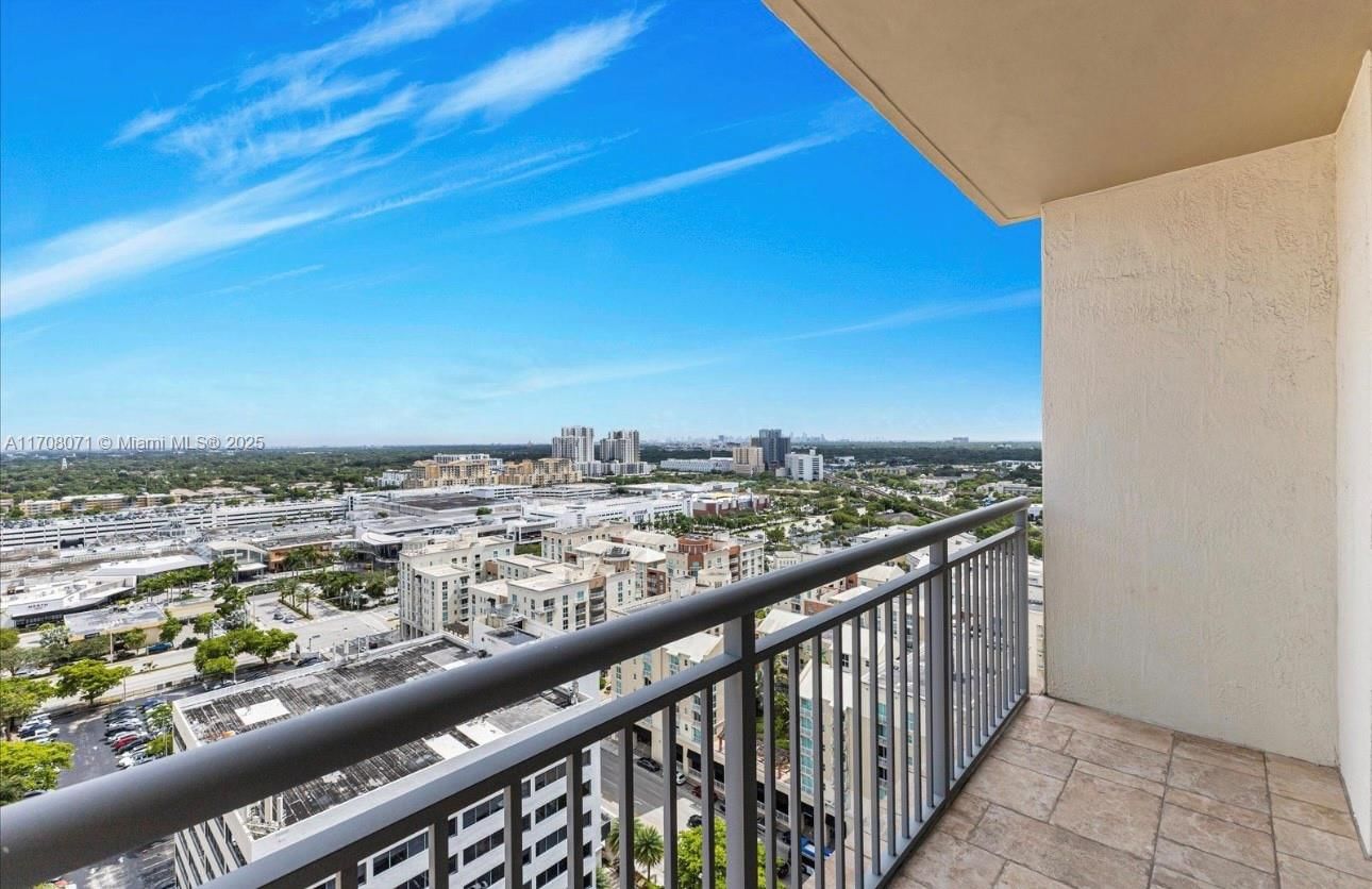 Real estate property located at 9055 73rd Ct #1909, Miami-dade, Metropolis I At Dadeland, Miami, FL