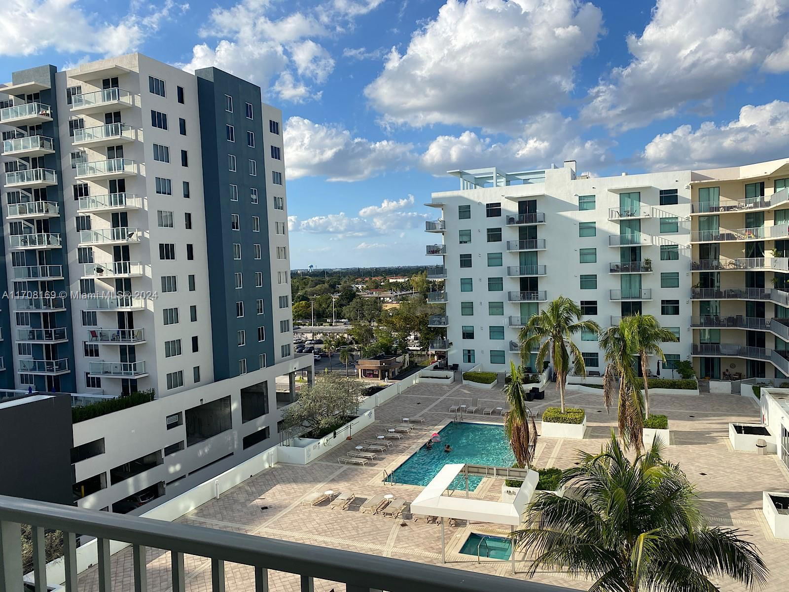 Real estate property located at 140 Dixie Hwy #820, Broward, HOLLYWOOD STATION RES CON, Hollywood, FL