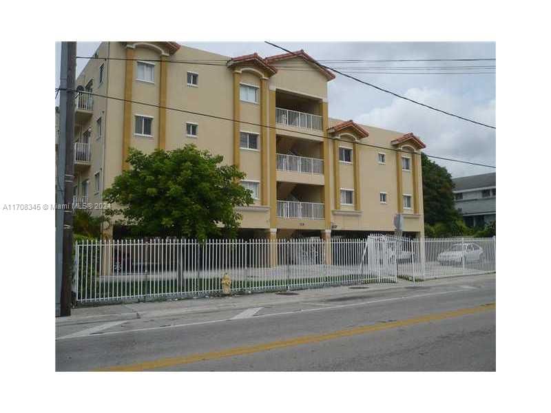 Real estate property located at 218 8 AV #206, Miami-Dade, VILLA SOLE CONDO, Miami, FL