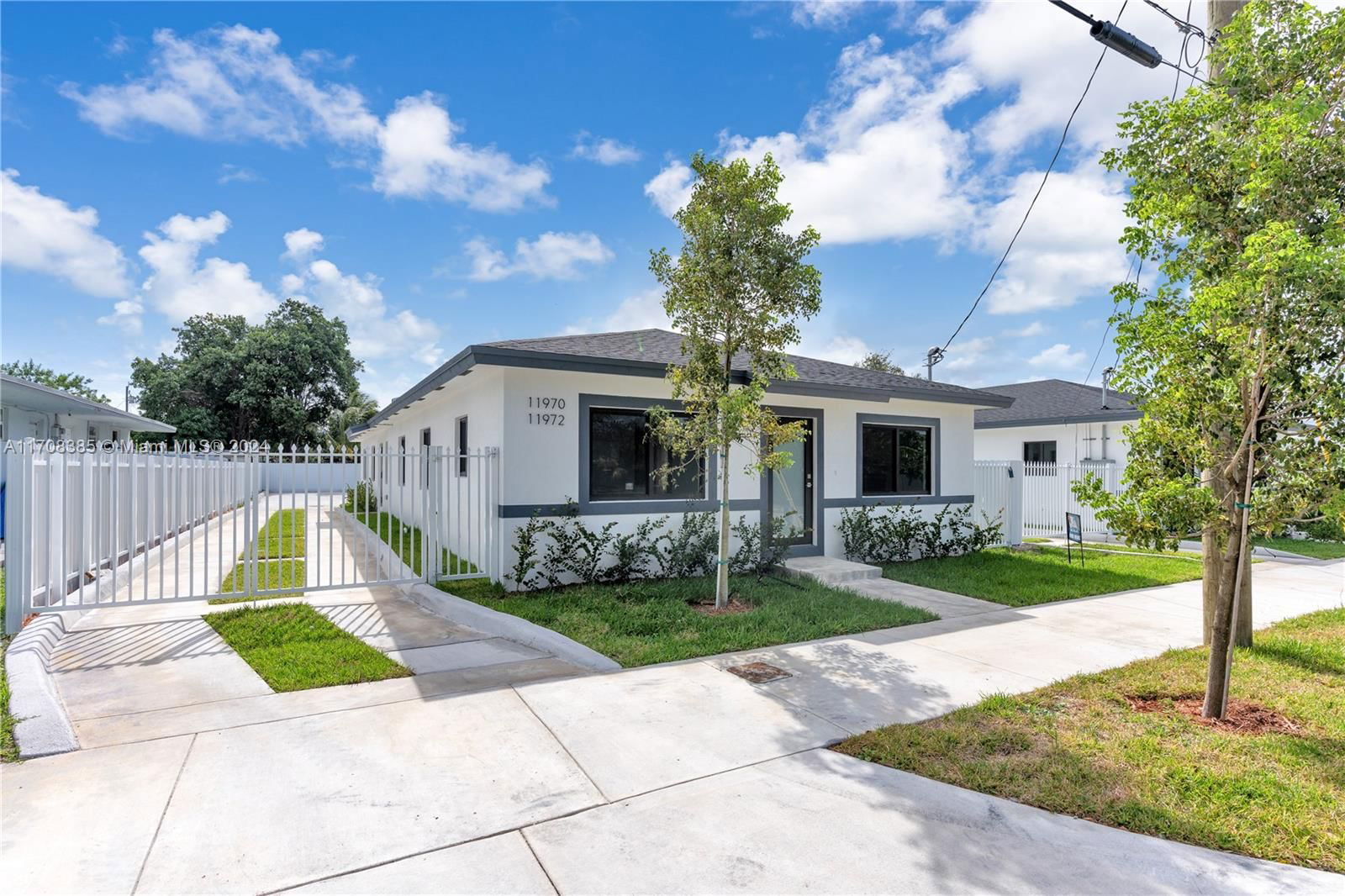 Real estate property located at 11970-11972 213 St, Miami-Dade, SYMMES - SHARMAN TRACT, Miami, FL