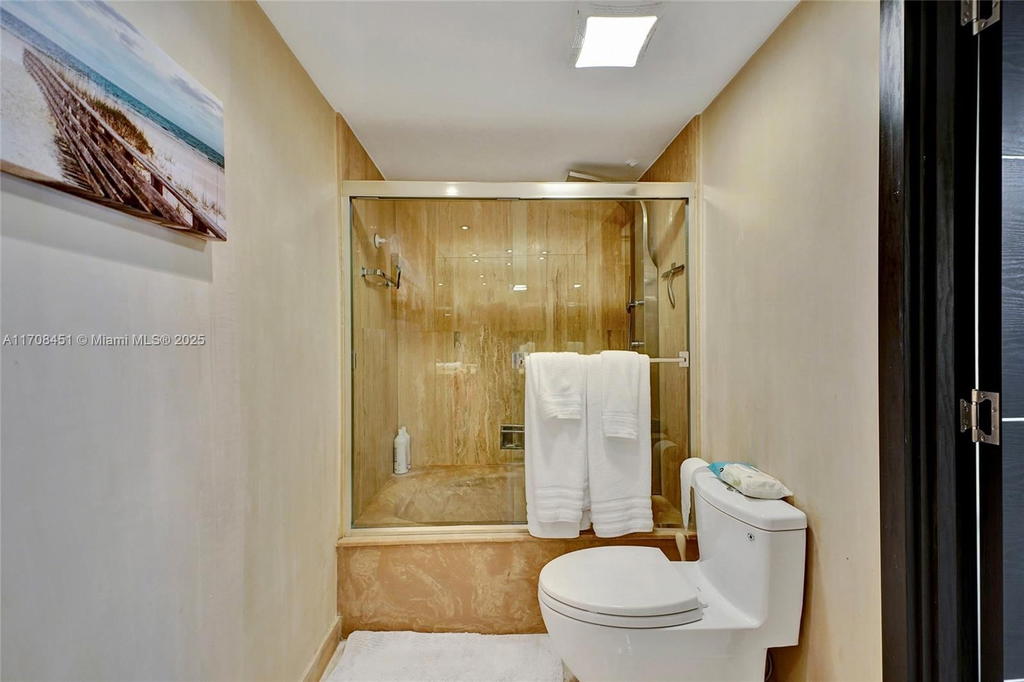 Real estate property located at 1201 Ocean Dr #1806N, Broward, Summit Condo, Hollywood, FL
