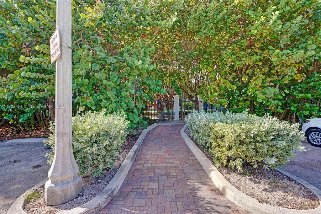 Real estate property located at 1201 Ocean Dr #1806N, Broward, Summit Condo, Hollywood, FL