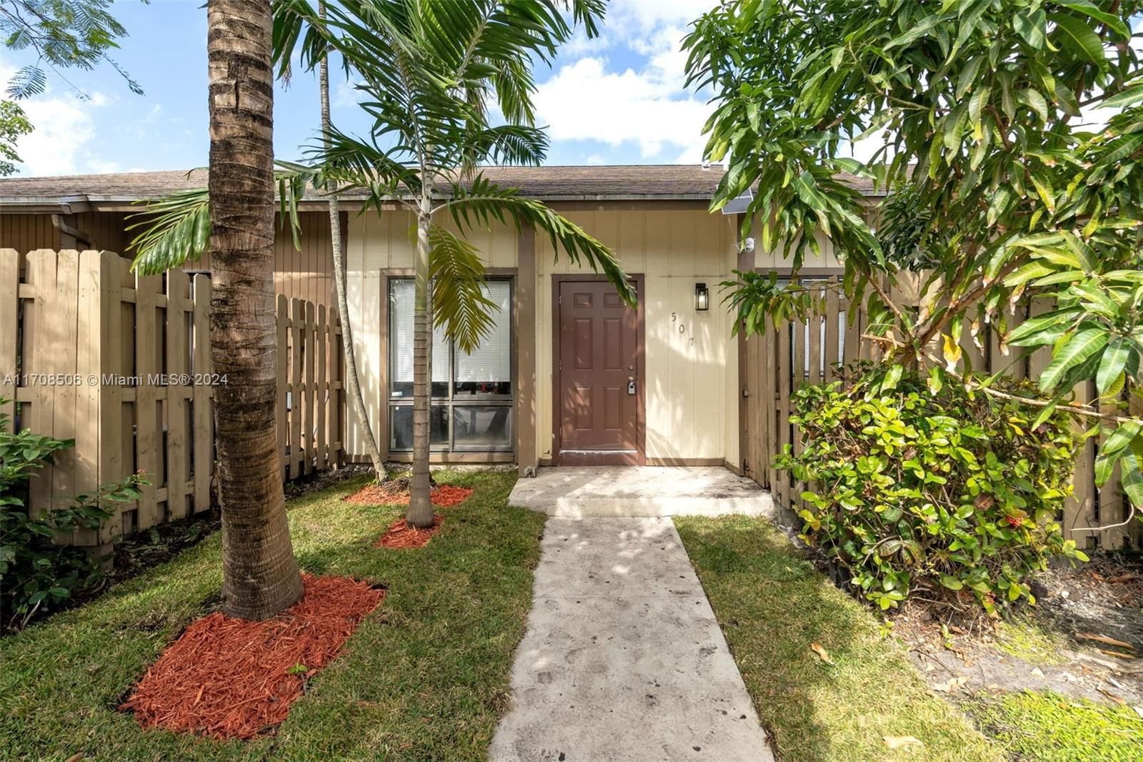 Real estate property located at 507 210th Ter, Miami-Dade, NORTHPOINTE AT THE CALIF, Miami, FL