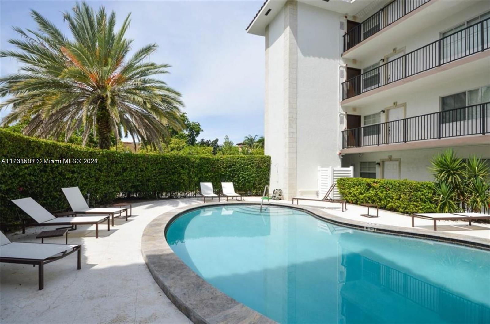 Real estate property located at 924 2nd St #27, Broward, GULFSTREAM CONDO OF LAS O, Fort Lauderdale, FL