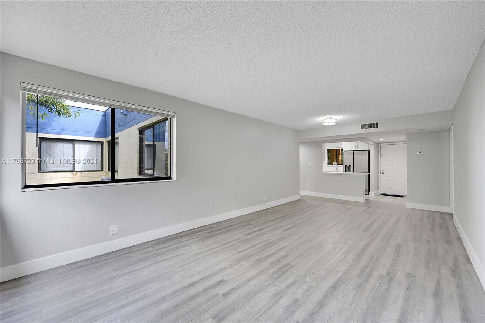 Real estate property located at 191 Lakeview Dr #204, Broward, Racquet Club Village Apar, Weston, FL