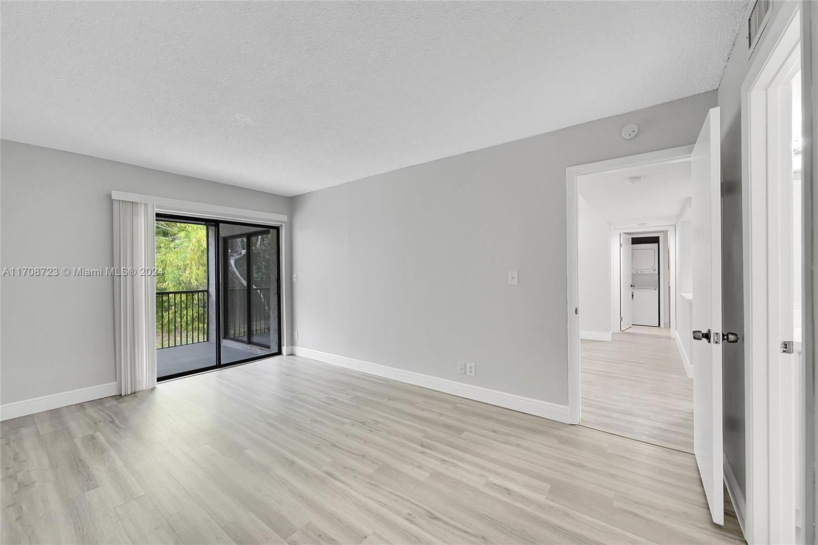Real estate property located at 191 Lakeview Dr #204, Broward, Racquet Club Village Apar, Weston, FL