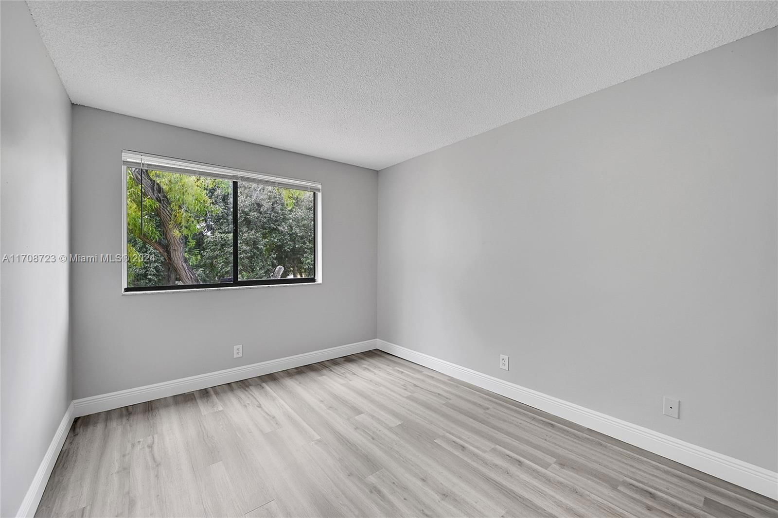 Real estate property located at 191 Lakeview Dr #204, Broward, Racquet Club Village Apar, Weston, FL
