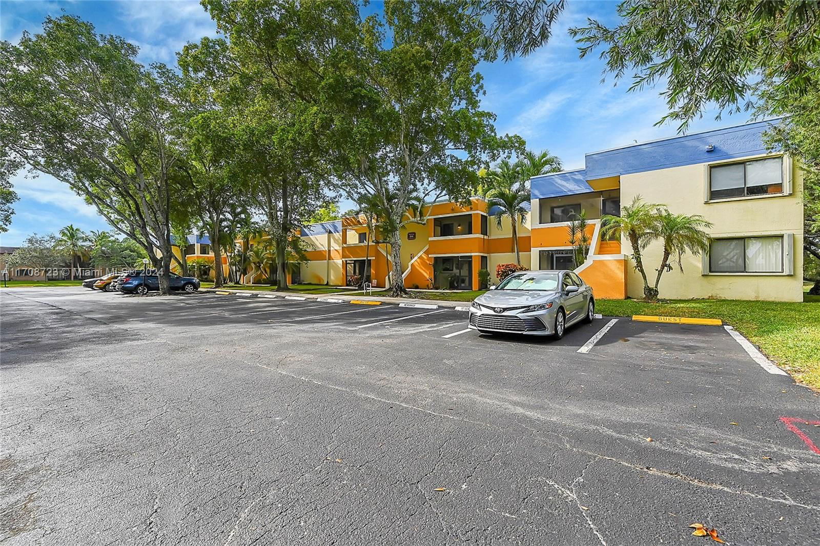 Real estate property located at 191 Lakeview Dr #204, Broward, Racquet Club Village Apar, Weston, FL