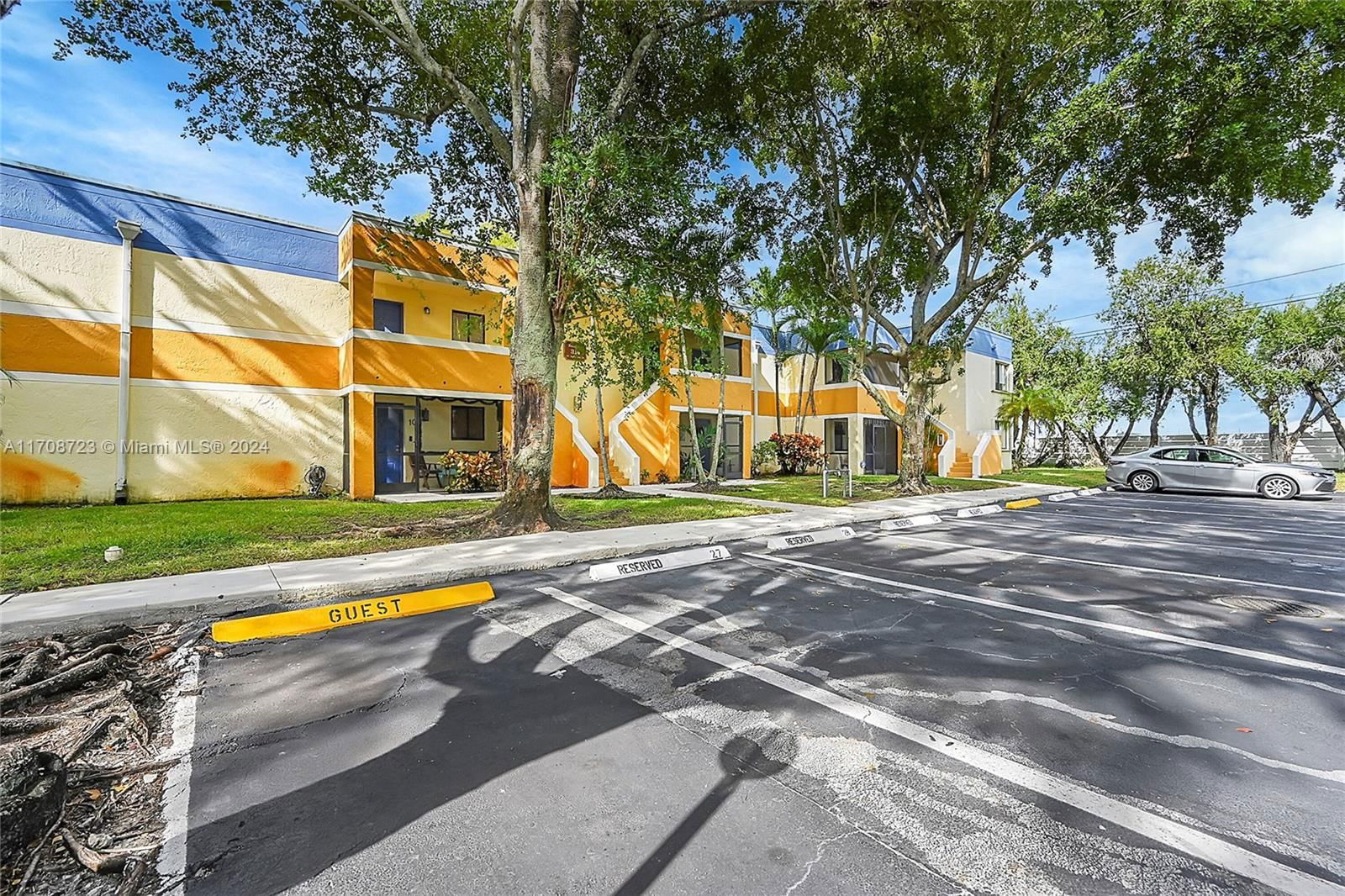 Real estate property located at 191 Lakeview Dr #204, Broward, Racquet Club Village Apar, Weston, FL