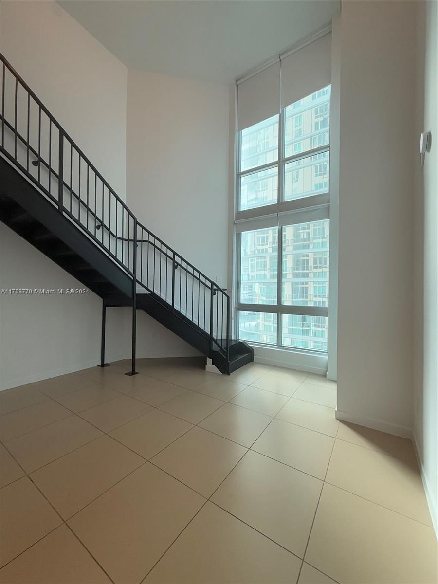 Real estate property located at 300 Biscayne Blvd L-804, Miami-Dade, MET 1 CONDO, Miami, FL