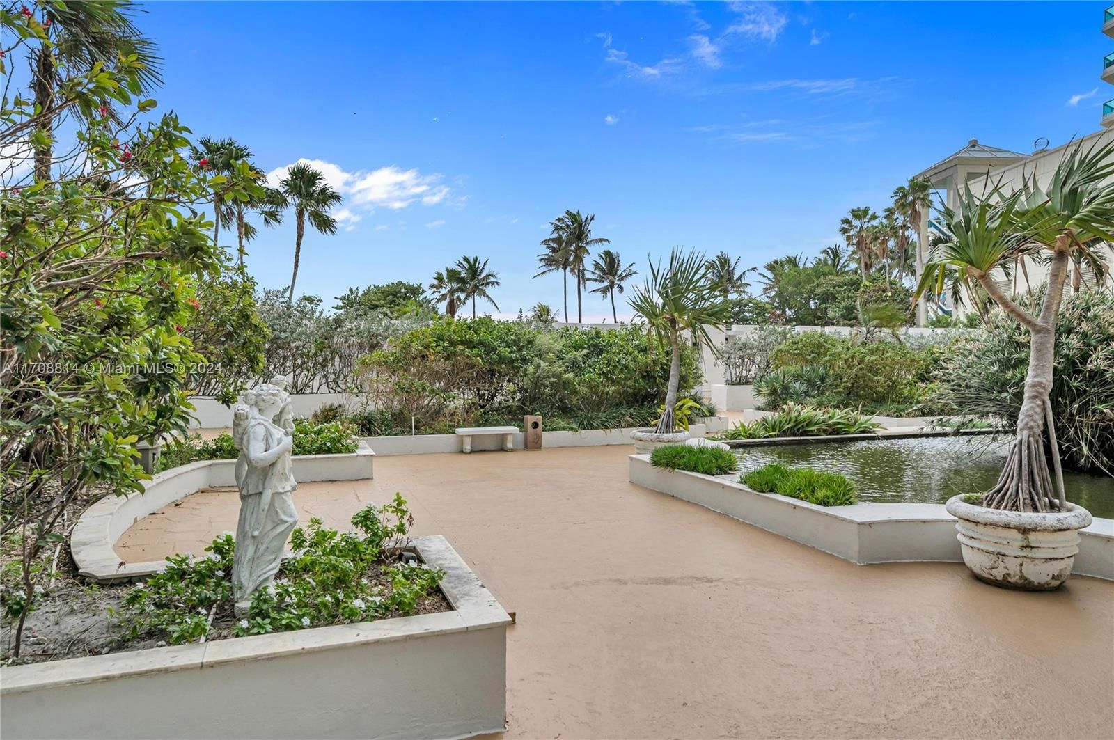 Real estate property located at 5055 Collins Ave #14M, Miami-dade, Crystal House Condo, Miami Beach, FL
