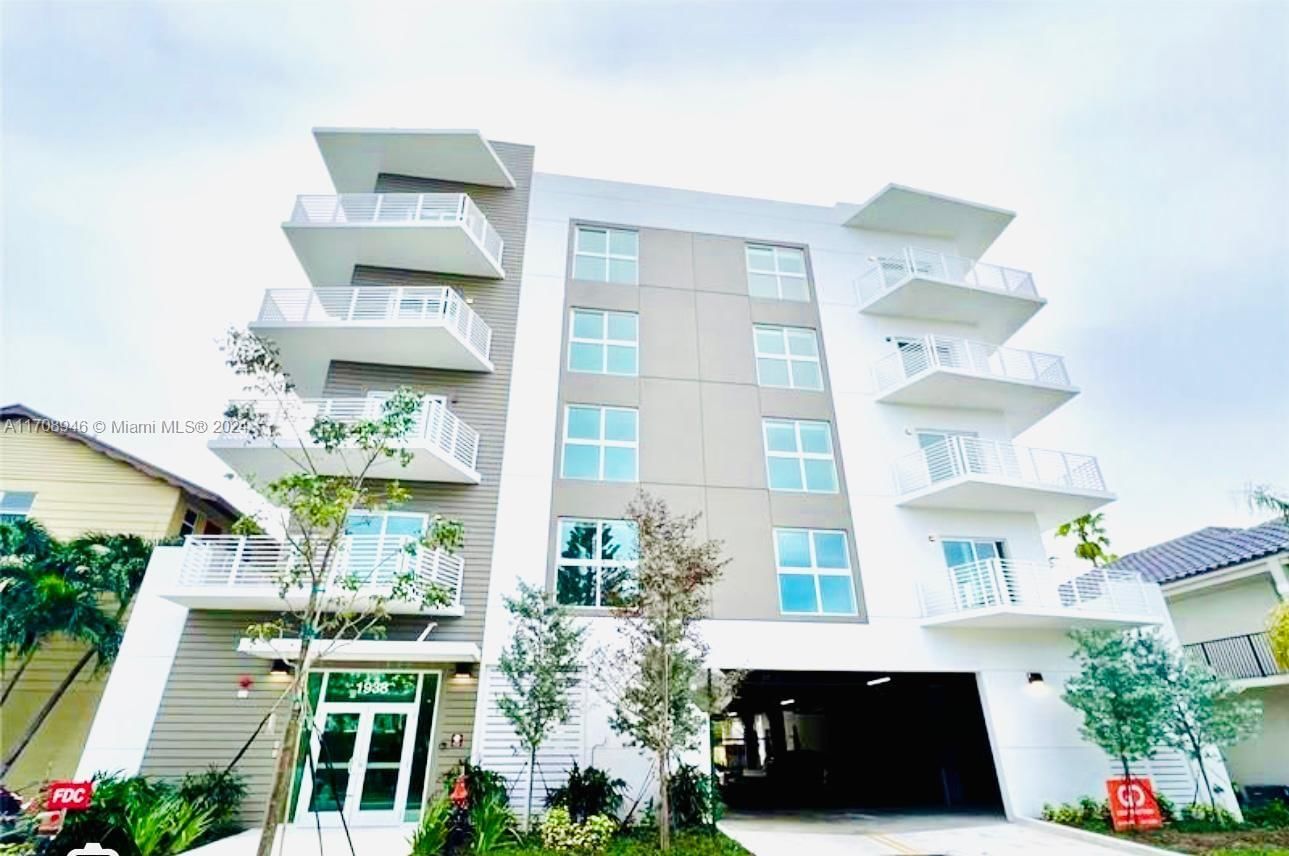 Real estate property located at 1938 Jackson St #502, Broward, Aesthetic Apartments, Hollywood, FL