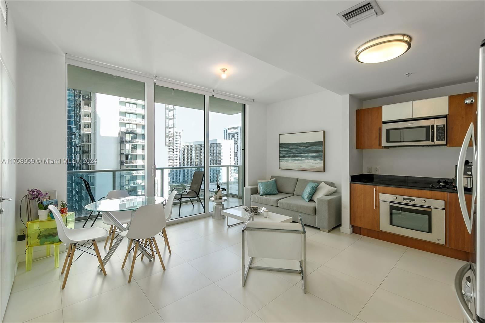 Real estate property located at 300 Biscayne Blvd T-2309, Miami-Dade, MET 1 CONDO, Miami, FL