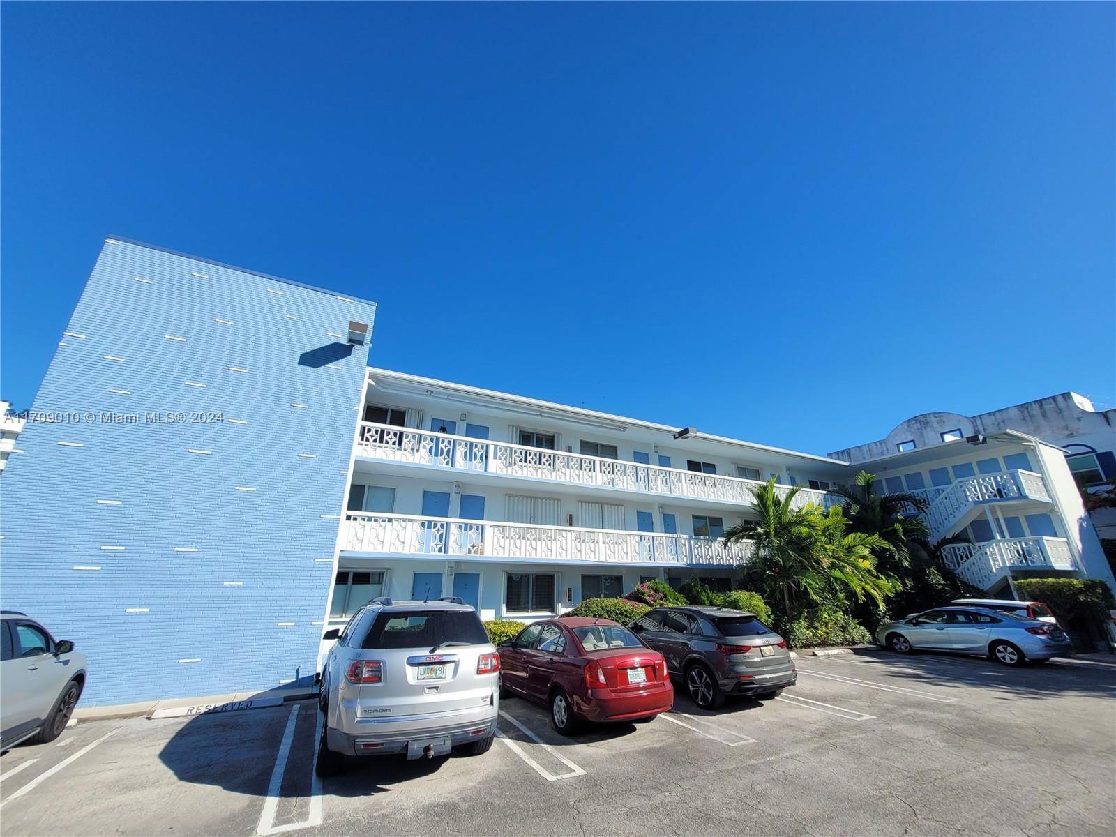 Real estate property located at 1120 102nd St #14, Miami-Dade, GOLDEN KEY CONDO, Bay Harbor Islands, FL