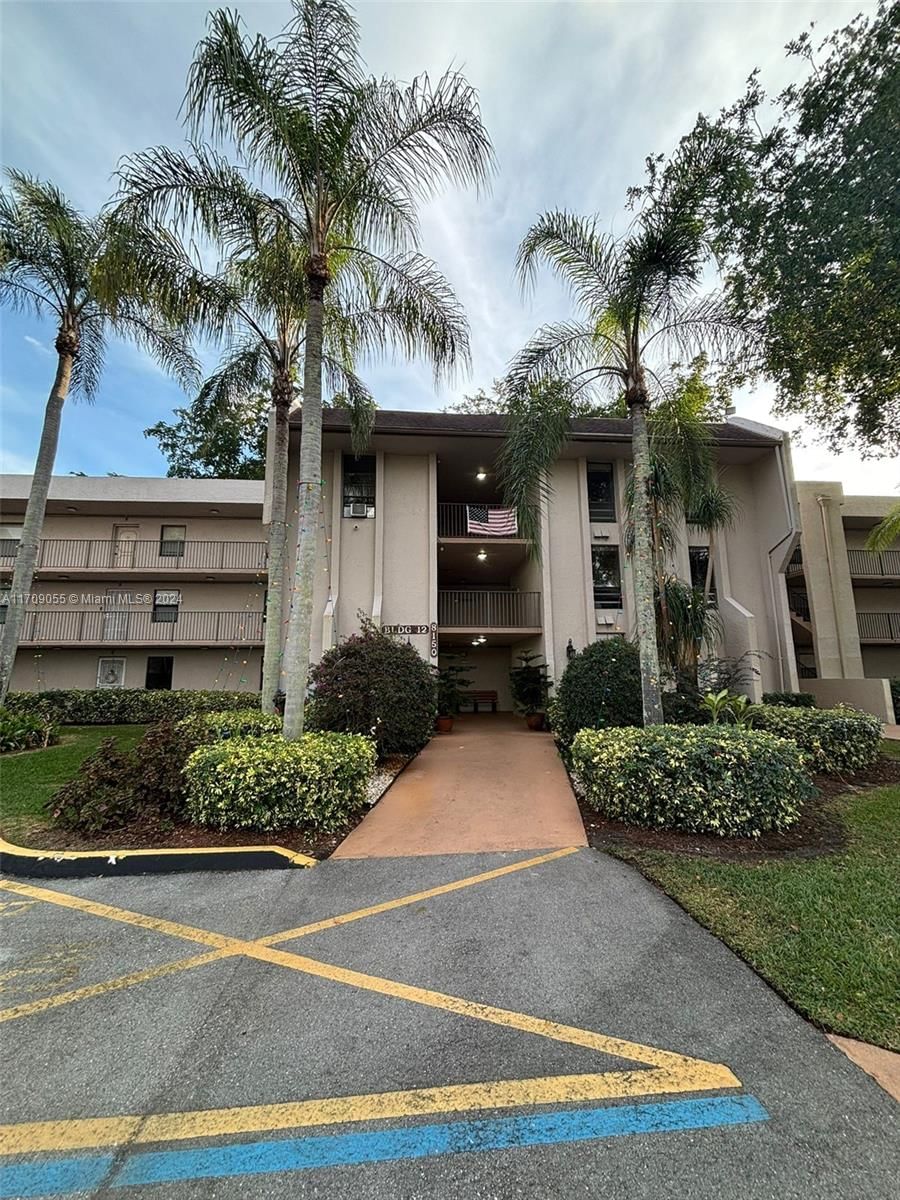 Real estate property located at 8150 Mcnab Rd #316, Broward, CONCORD VILLAGE CONDOMINI, Tamarac, FL