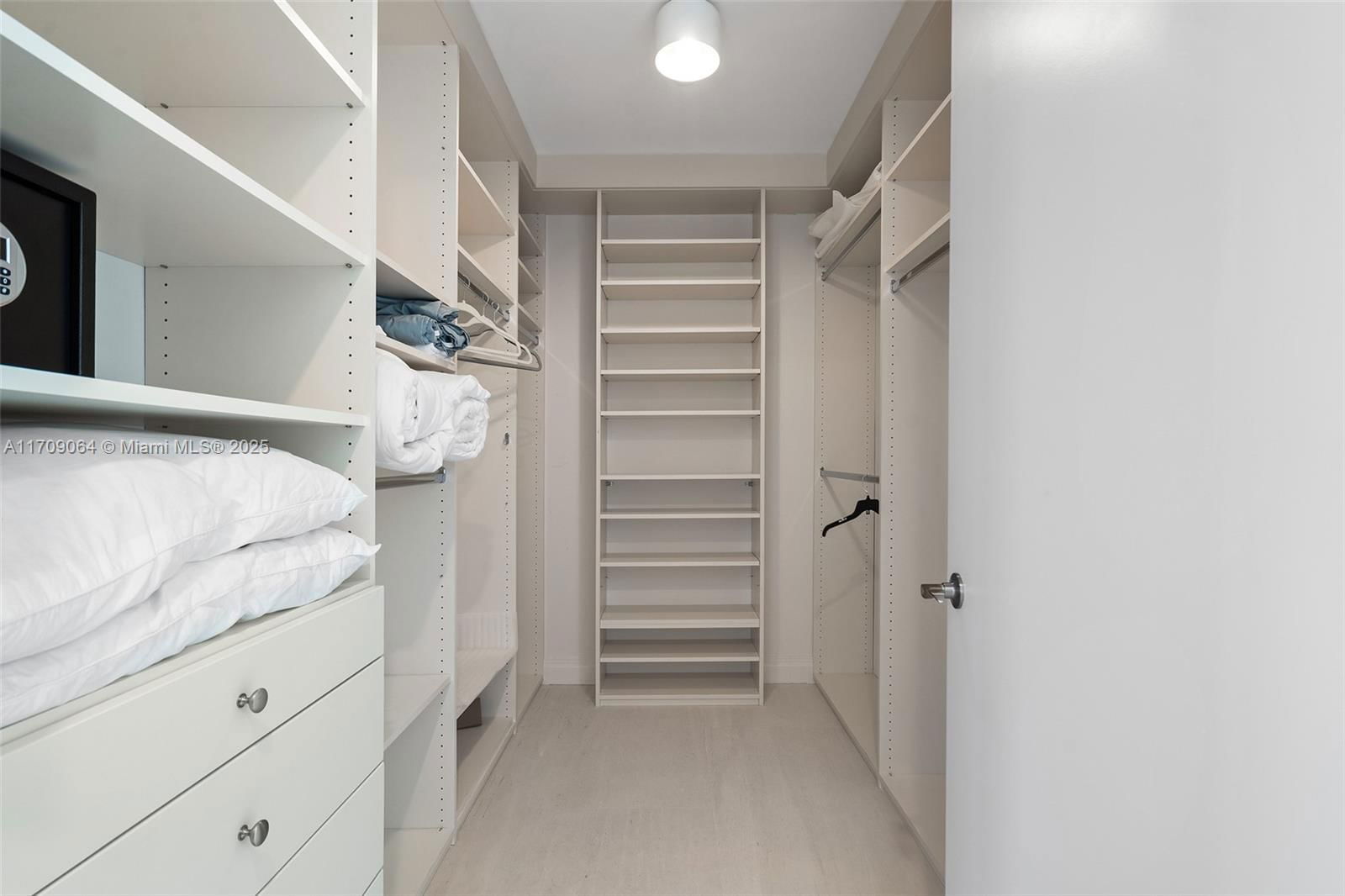 Real estate property located at 15901 Collins Ave #1601, Miami-dade, Tdr Tower Ii Condo, Sunny Isles Beach, FL