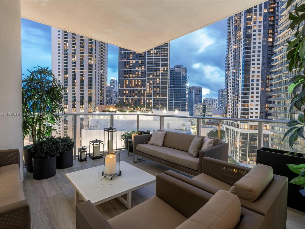 Real estate property located at 851 1st Ave #1212, Miami-dade, Paramount Miami Worldcent, Miami, FL