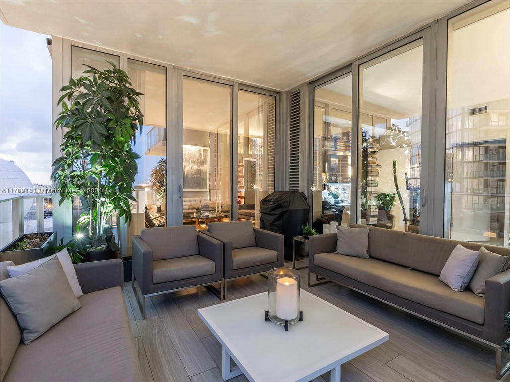 Real estate property located at 851 1st Ave #1212, Miami-dade, Paramount Miami Worldcent, Miami, FL