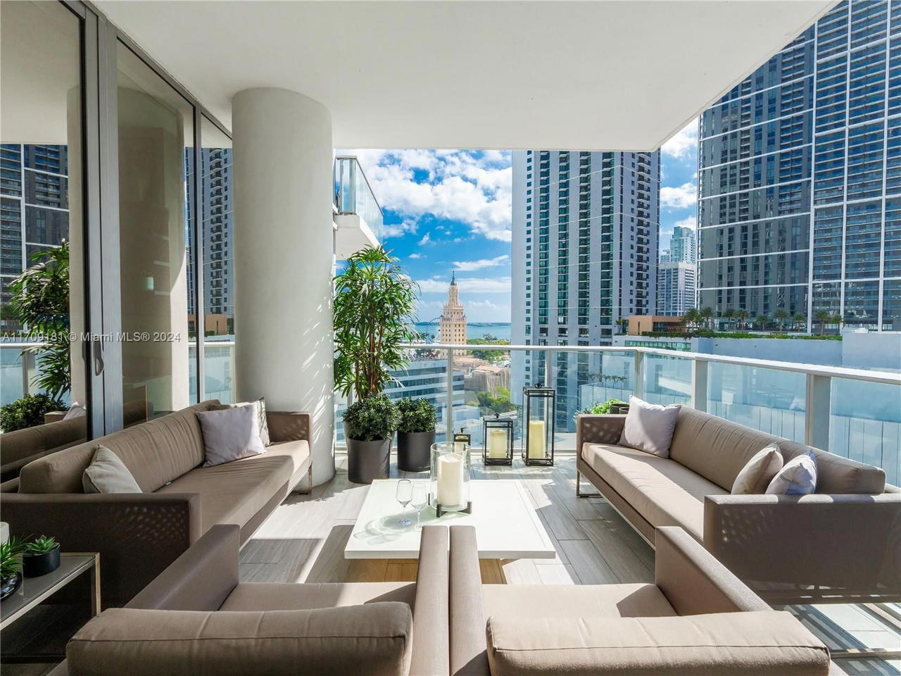 Real estate property located at 851 1st Ave #1212, Miami-dade, Paramount Miami Worldcent, Miami, FL