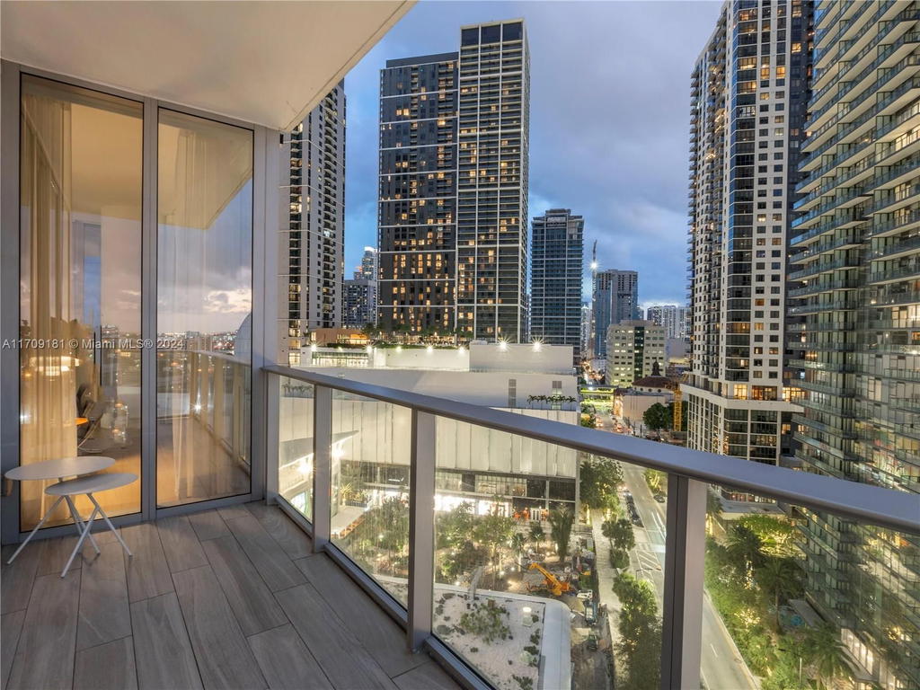 Real estate property located at 851 1st Ave #1212, Miami-dade, Paramount Miami Worldcent, Miami, FL