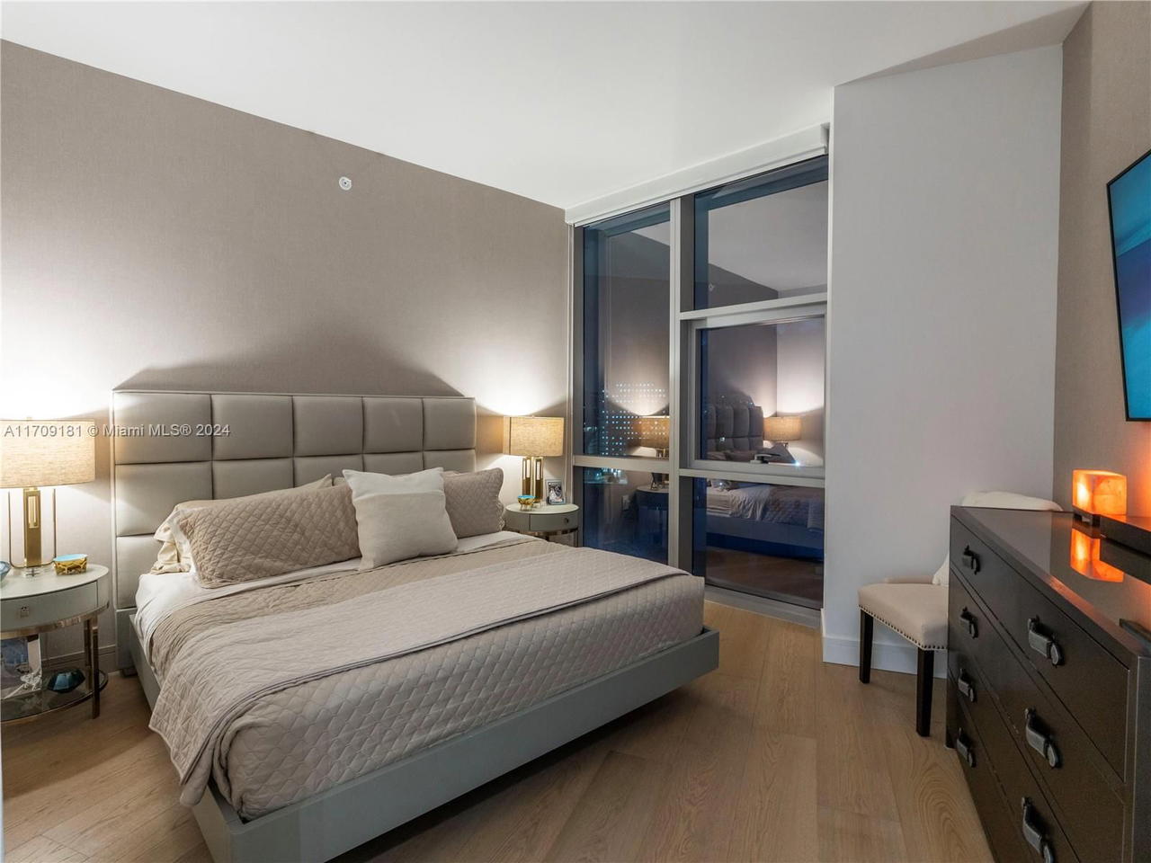 Real estate property located at 851 1st Ave #1212, Miami-dade, Paramount Miami Worldcent, Miami, FL