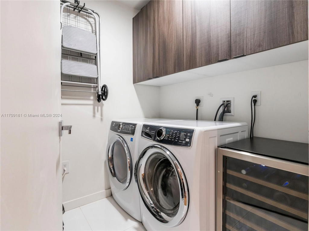 Real estate property located at 851 1st Ave #1212, Miami-dade, Paramount Miami Worldcent, Miami, FL