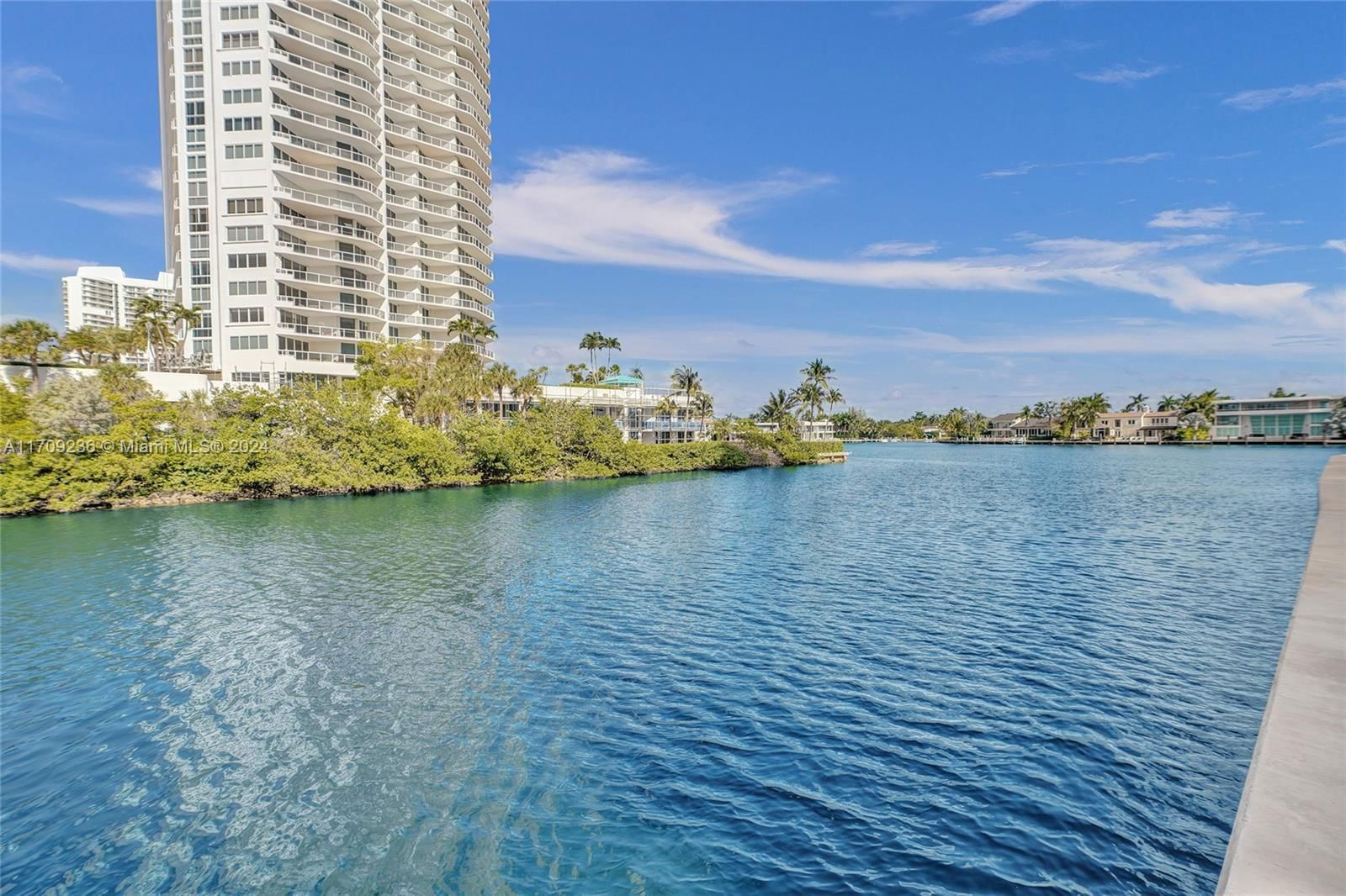 Real estate property located at 20515 Country Club Dr #249, Miami-Dade, WATERVIEW CONDO, Aventura, FL