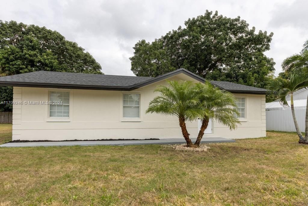 Real estate property located at 355 17th Ave, Miami-Dade, AVOCADO VILLAS, Homestead, FL