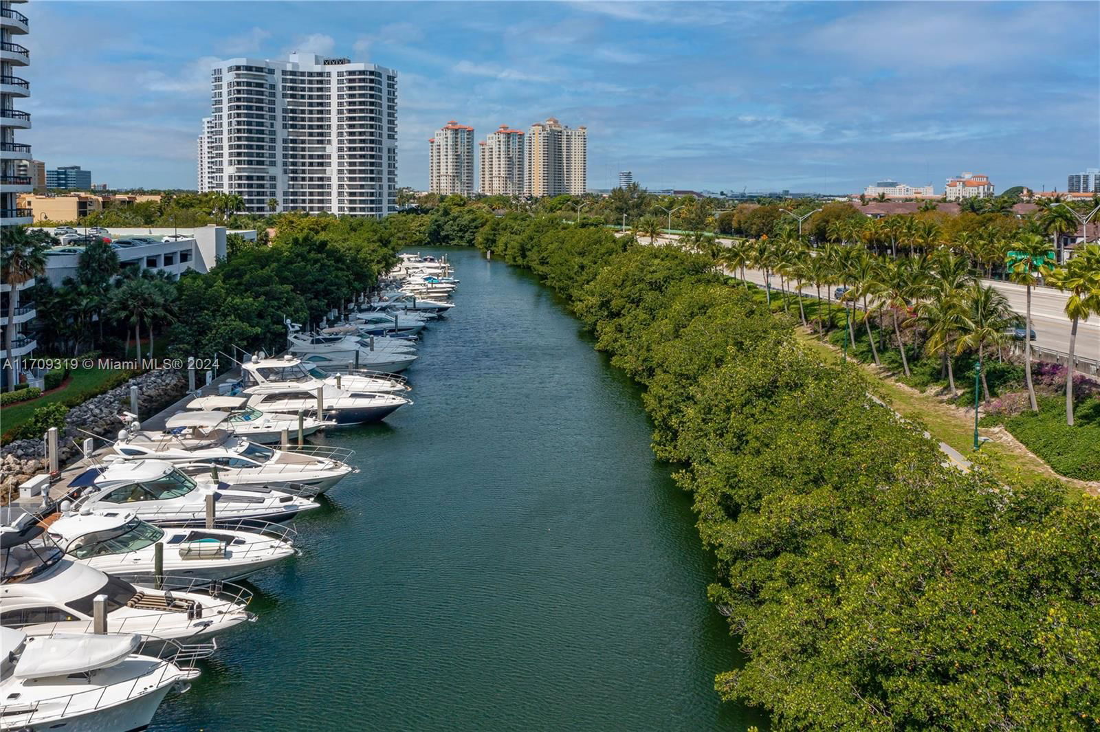 Real estate property located at 3575 Mystic Pointe Dr, Slip 37, Miami-Dade, MYSTIC POINTE MARINA COND, Aventura, FL