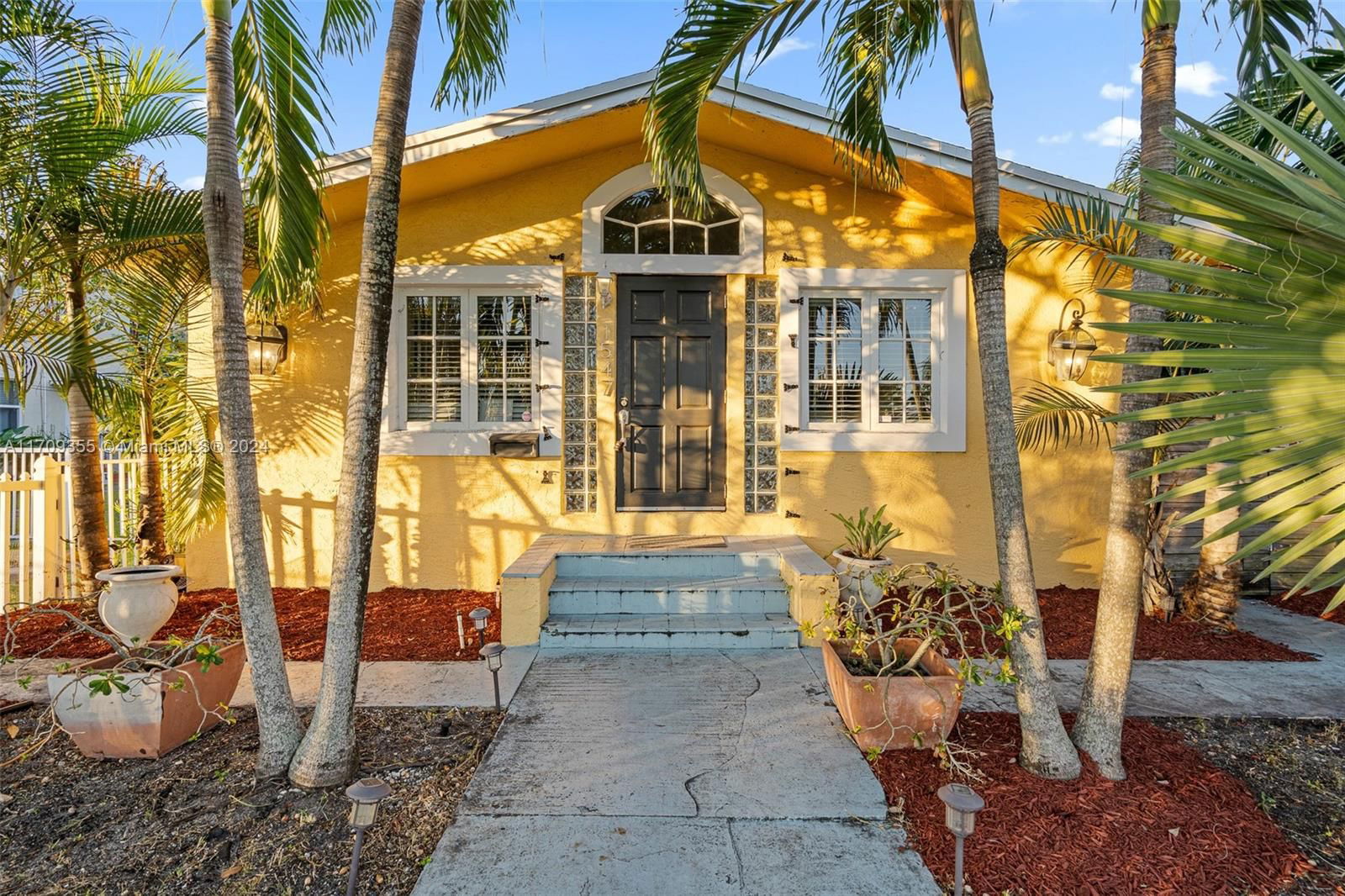 Real estate property located at 1547 Harrison St, Broward, HOLLYWOOD, Hollywood, FL