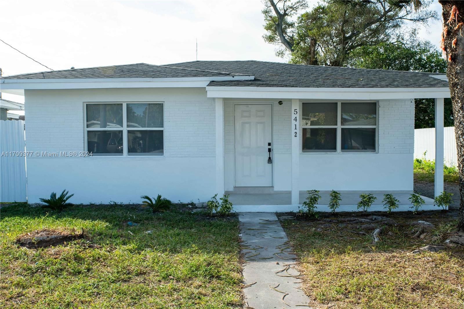 Real estate property located at 5412 20th St, Broward, CARVER RANCHES REV PLAT, West Park, FL