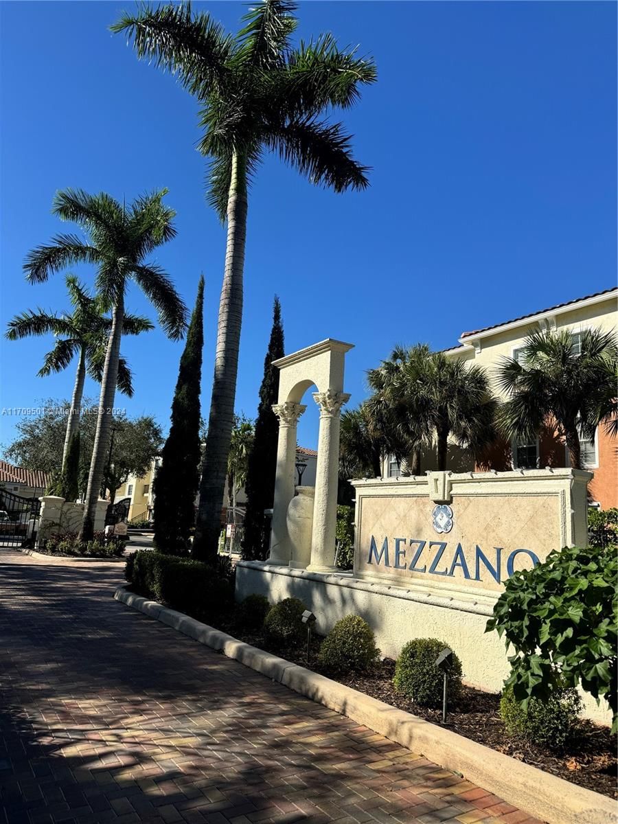 Real estate property located at 9887 Baywinds Dr #4305, Palm Beach, MEZZANO CONDO, West Palm Beach, FL