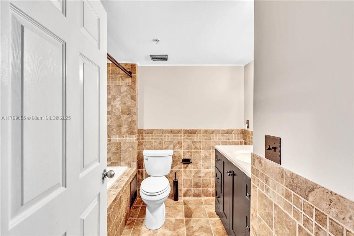 Real estate property located at 3659 Adriatic Ln #305, Martin, Portofino At Jensen Beach, Jensen Beach, FL