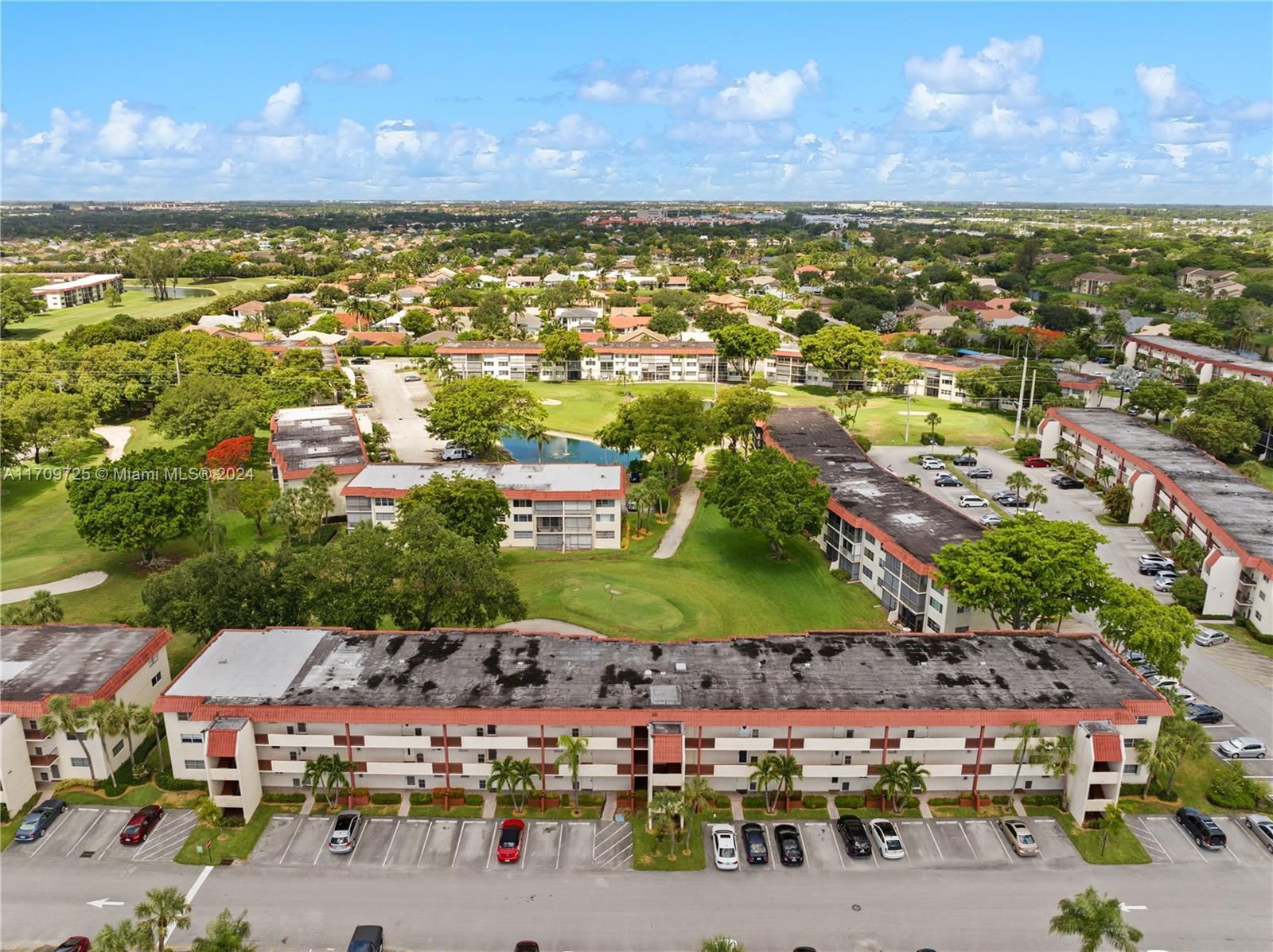 Real estate property located at 711 Hollybrook Dr #109, Broward, HOLLYBROOK GOLF AND, Pembroke Pines, FL