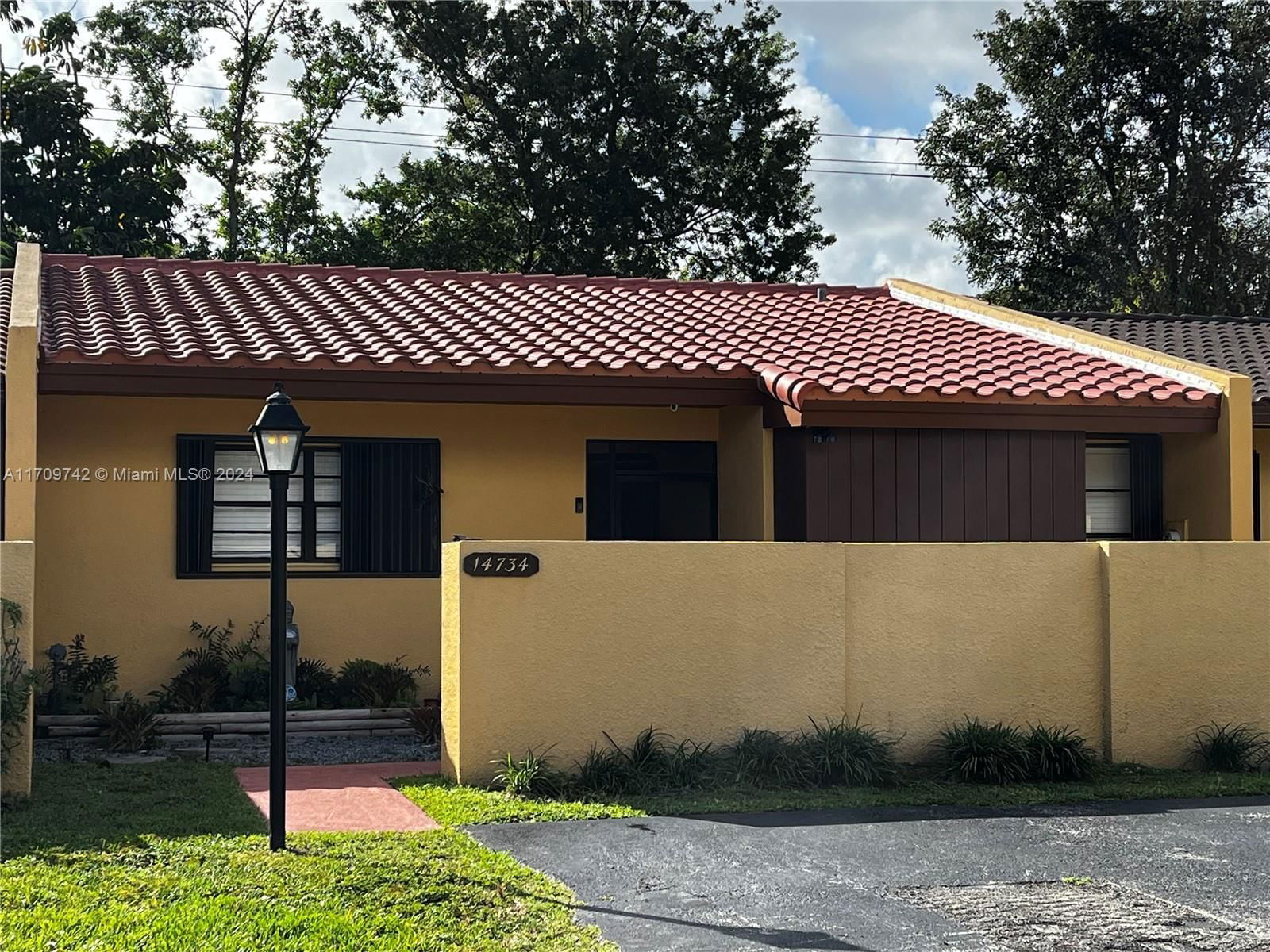 Real estate property located at 14734 87th Ter #0, Miami-Dade, KENDALE LAKES WEST TOWNHO, Miami, FL