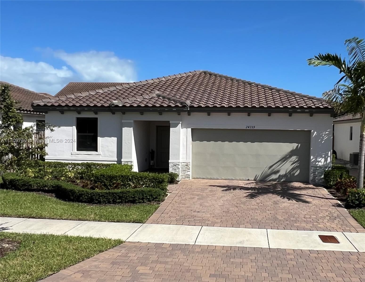 Real estate property located at 24359 118th Path, Miami-Dade, ESTATES AT SILVER PALM, Homestead, FL