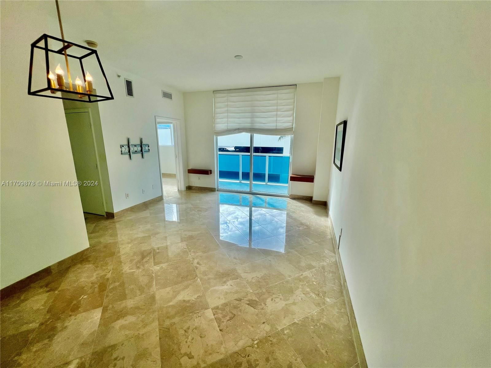 Real estate property located at 1945 Ocean Dr #304, Broward, OCEAN MARINE YACHT CLUB C, Hallandale Beach, FL